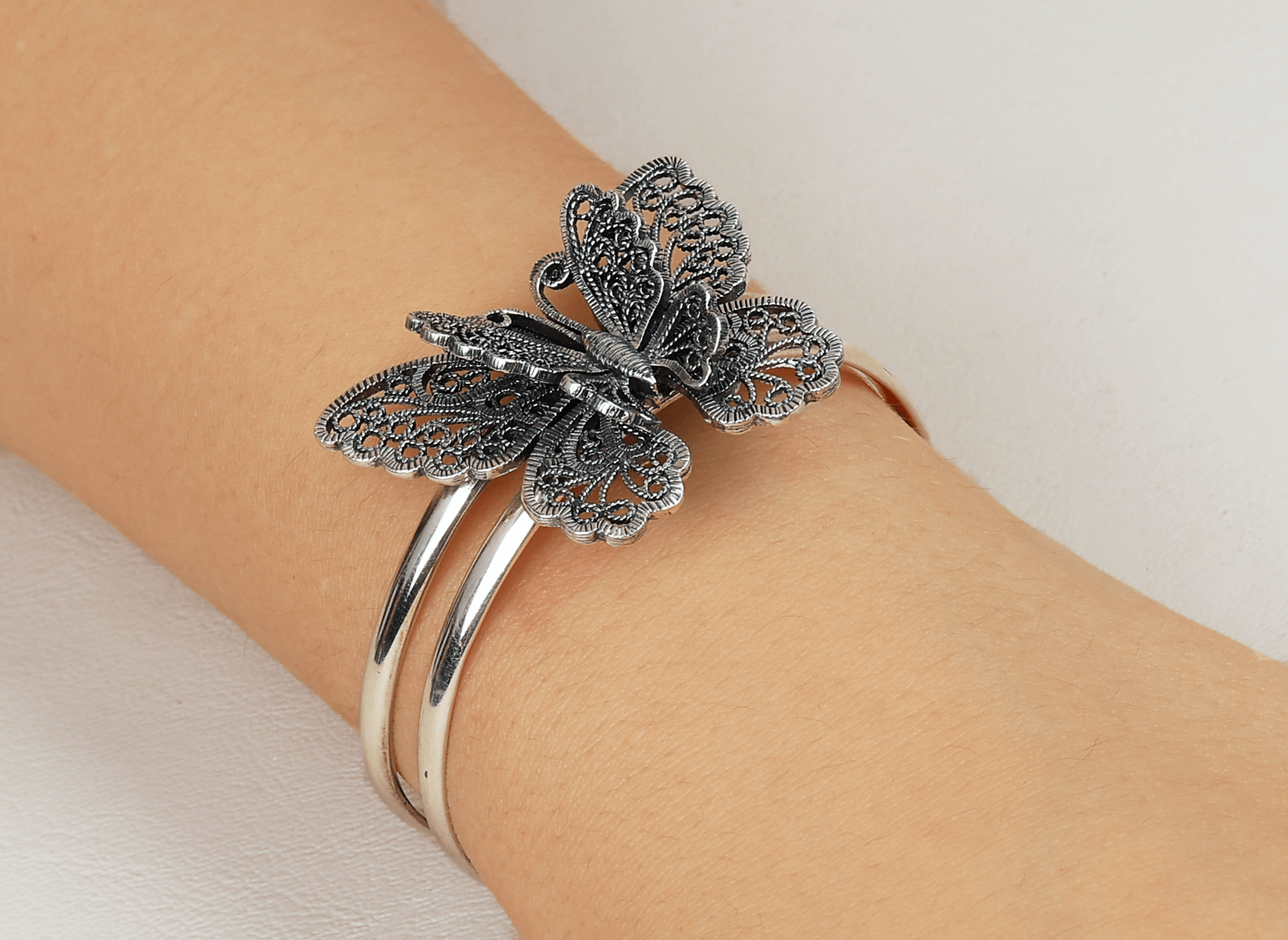 Brazalete Mariposa Divina
