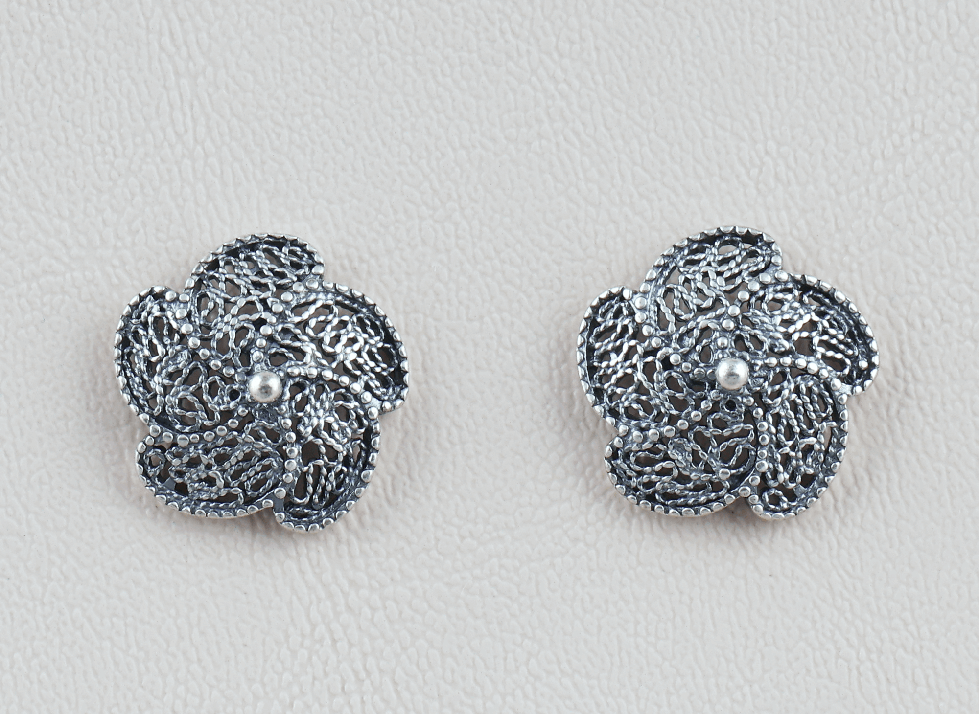 Arete Flor Pensamiento