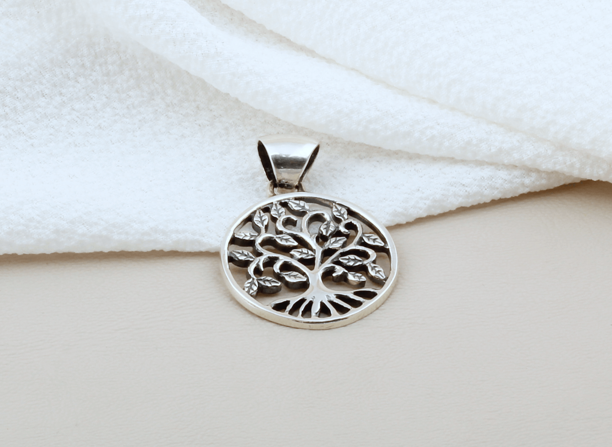 Dije Árbol Soberano