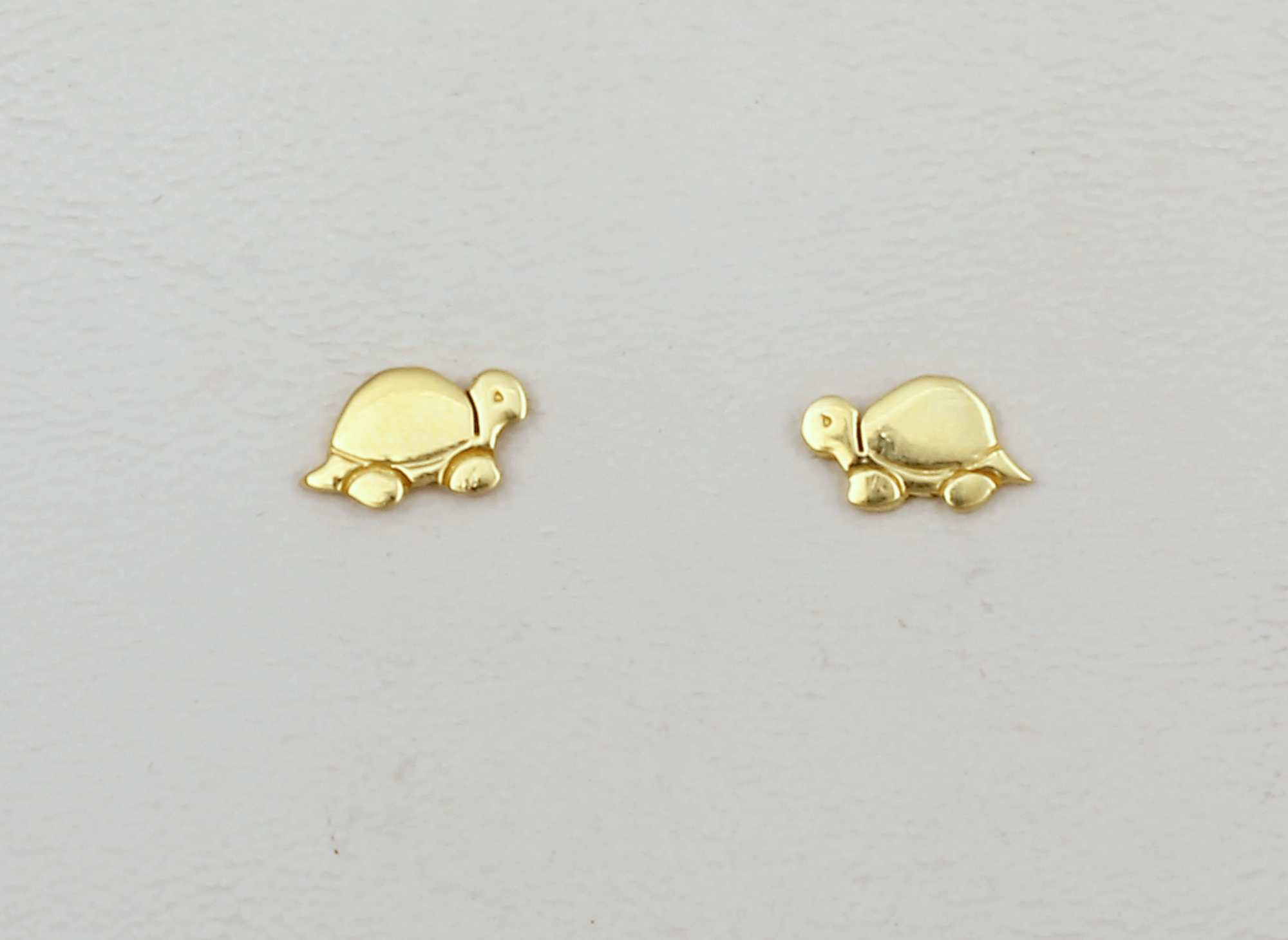 Arete Oro Tortuga 18K