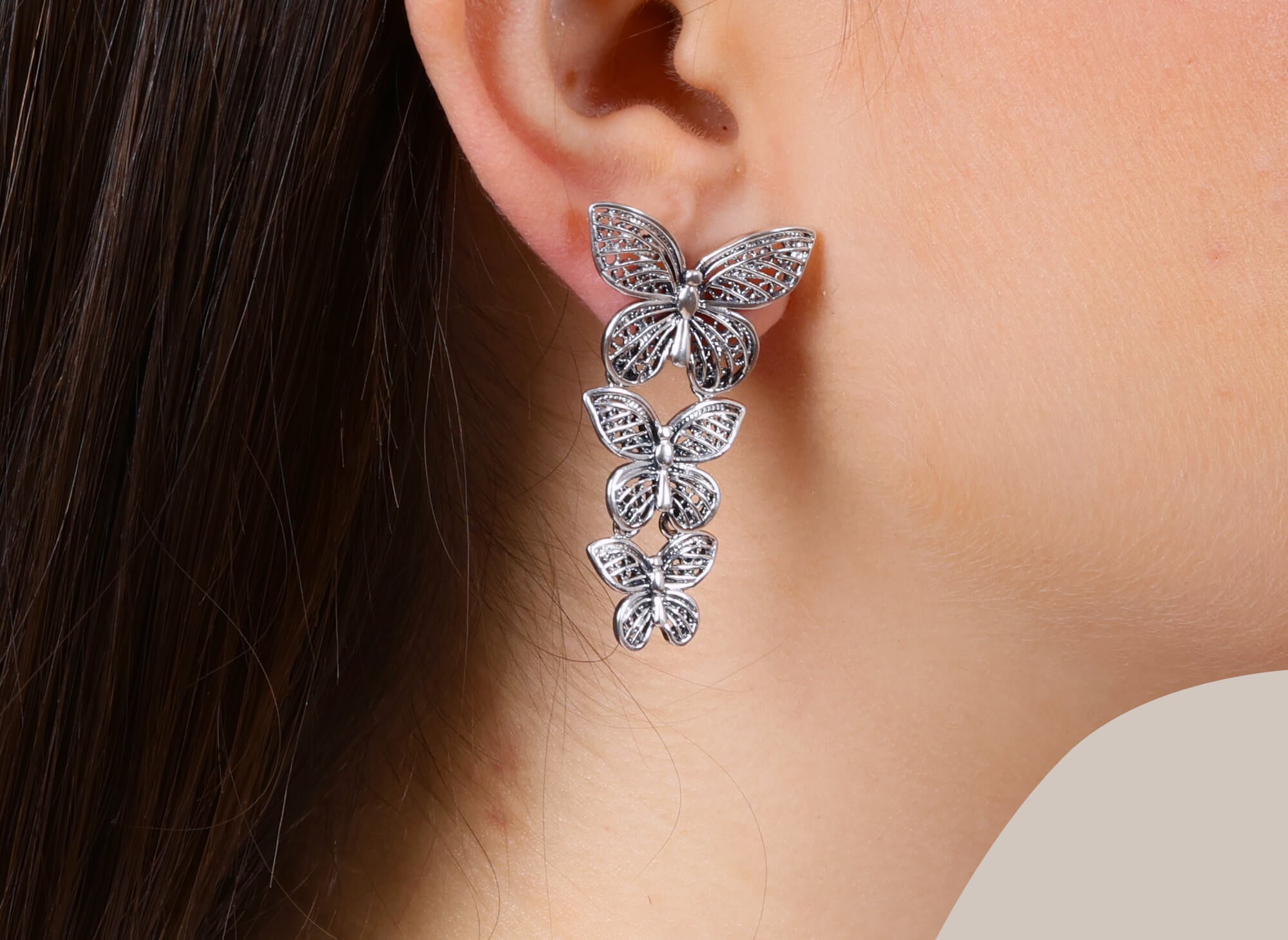 Arete Mariposa Danira