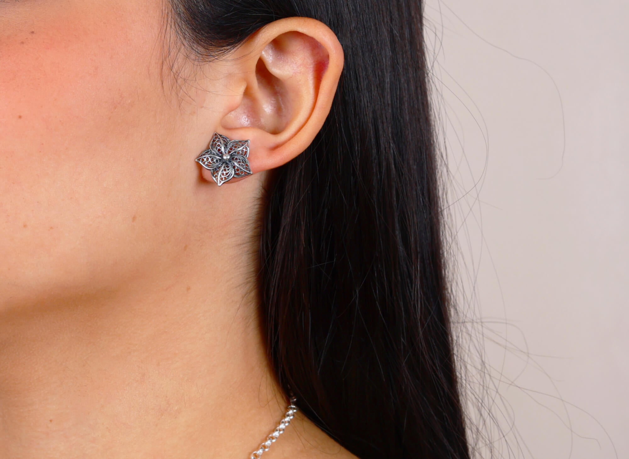 Arete Flor Solenne Patinado