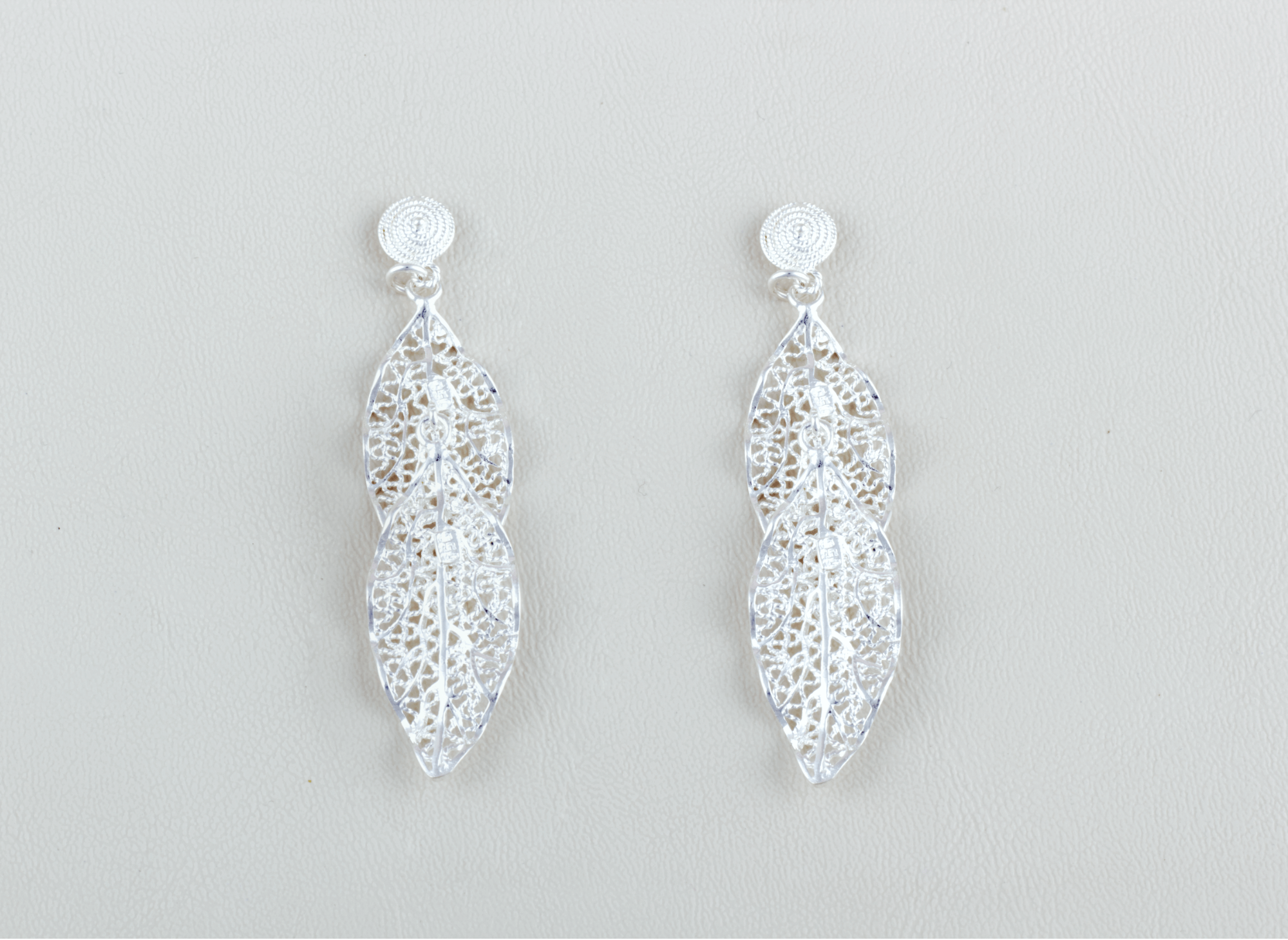 Arete Hoja Chriss Brillante