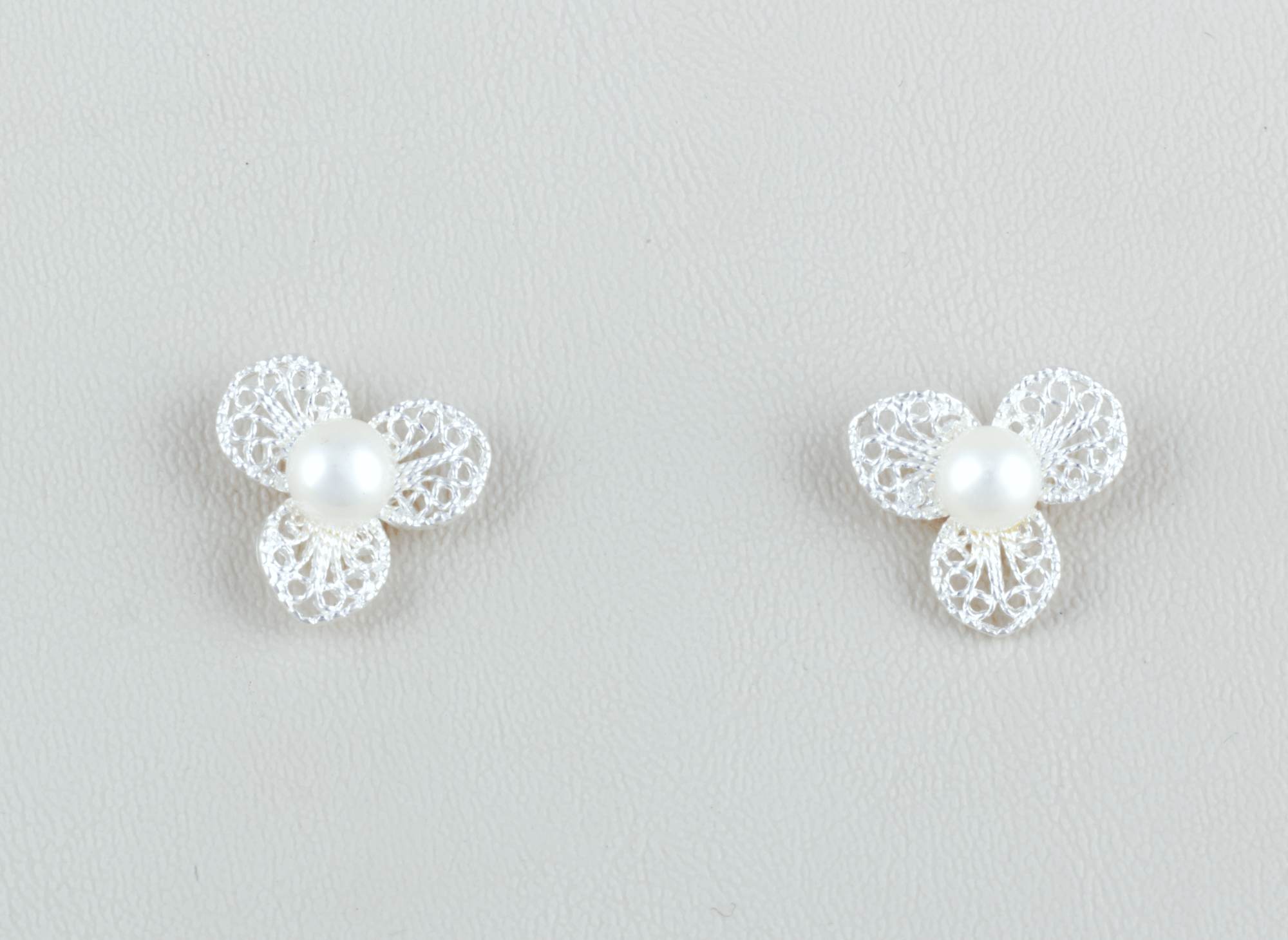 Arete Perla Flor Clarisa