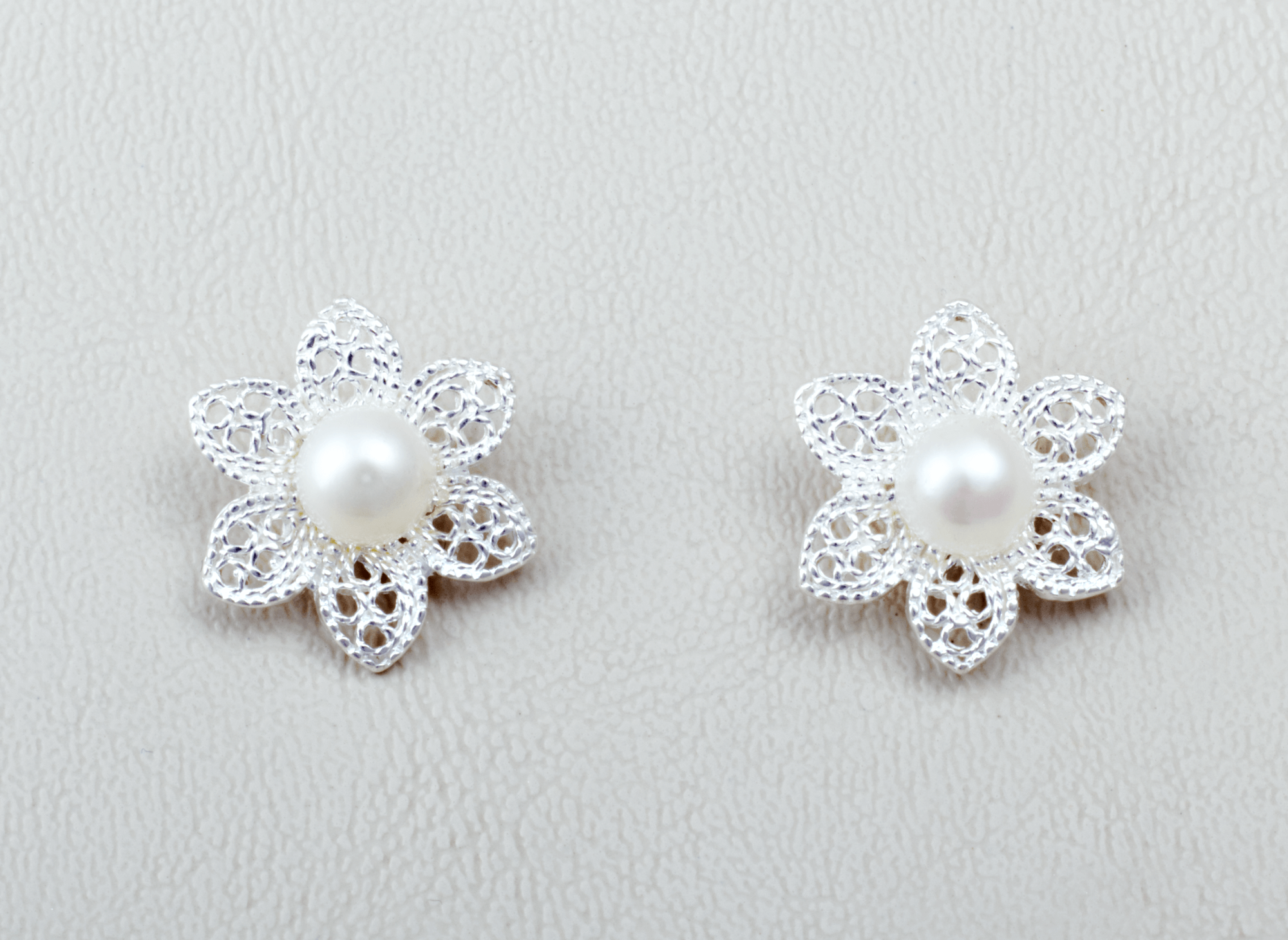 Arete Perla Flor Amapola