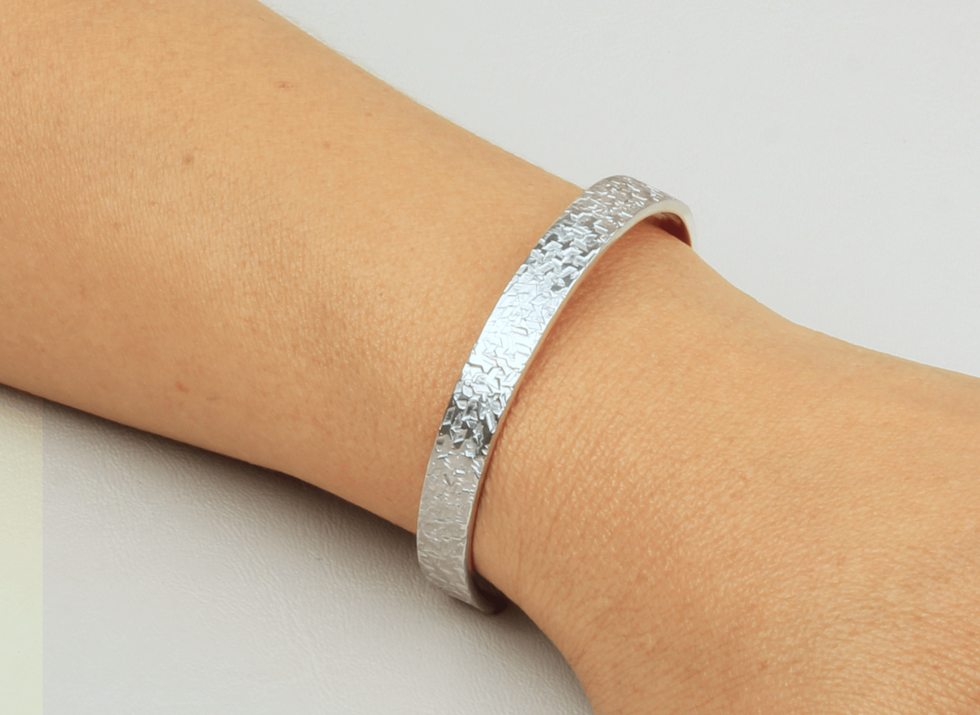 Pulsera Brazalete Plata / Cobre Texturado