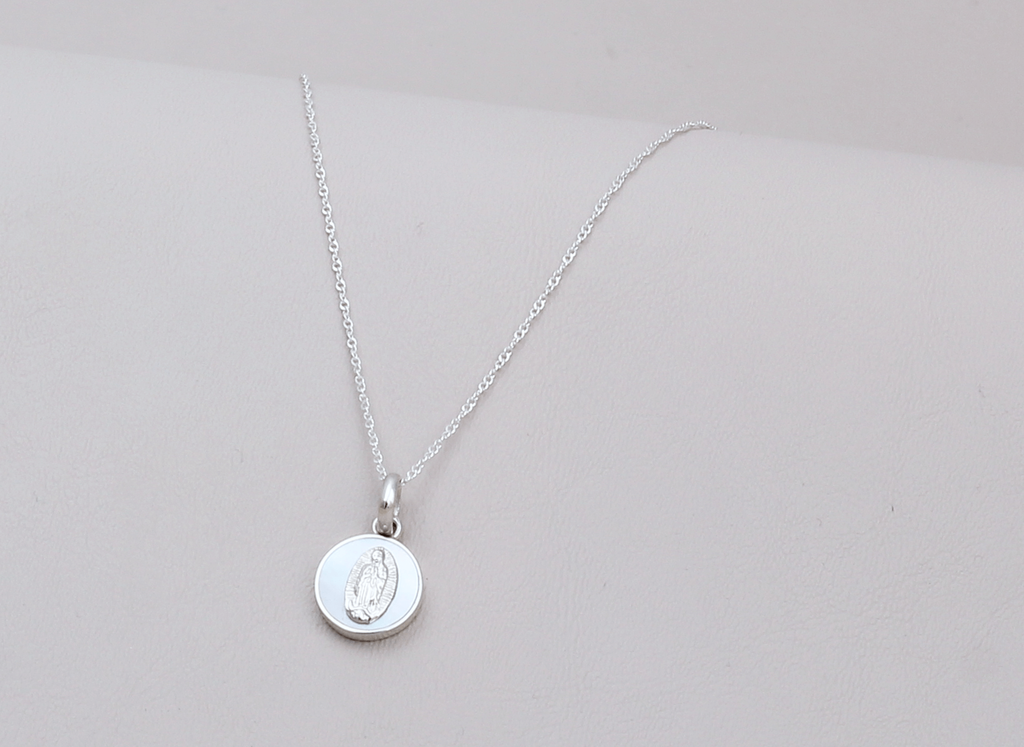 Collar Virgen Guadalupe Sublime