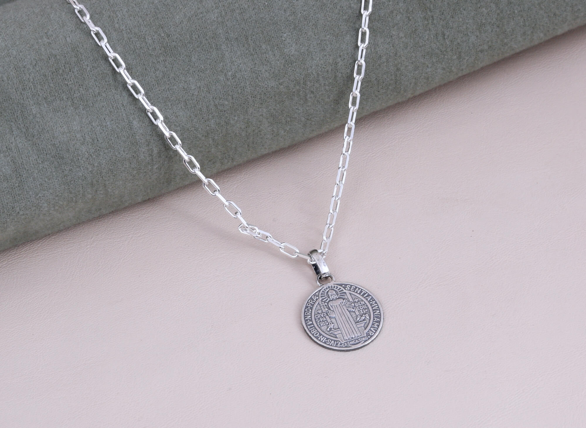 Collar San Benito Prisma