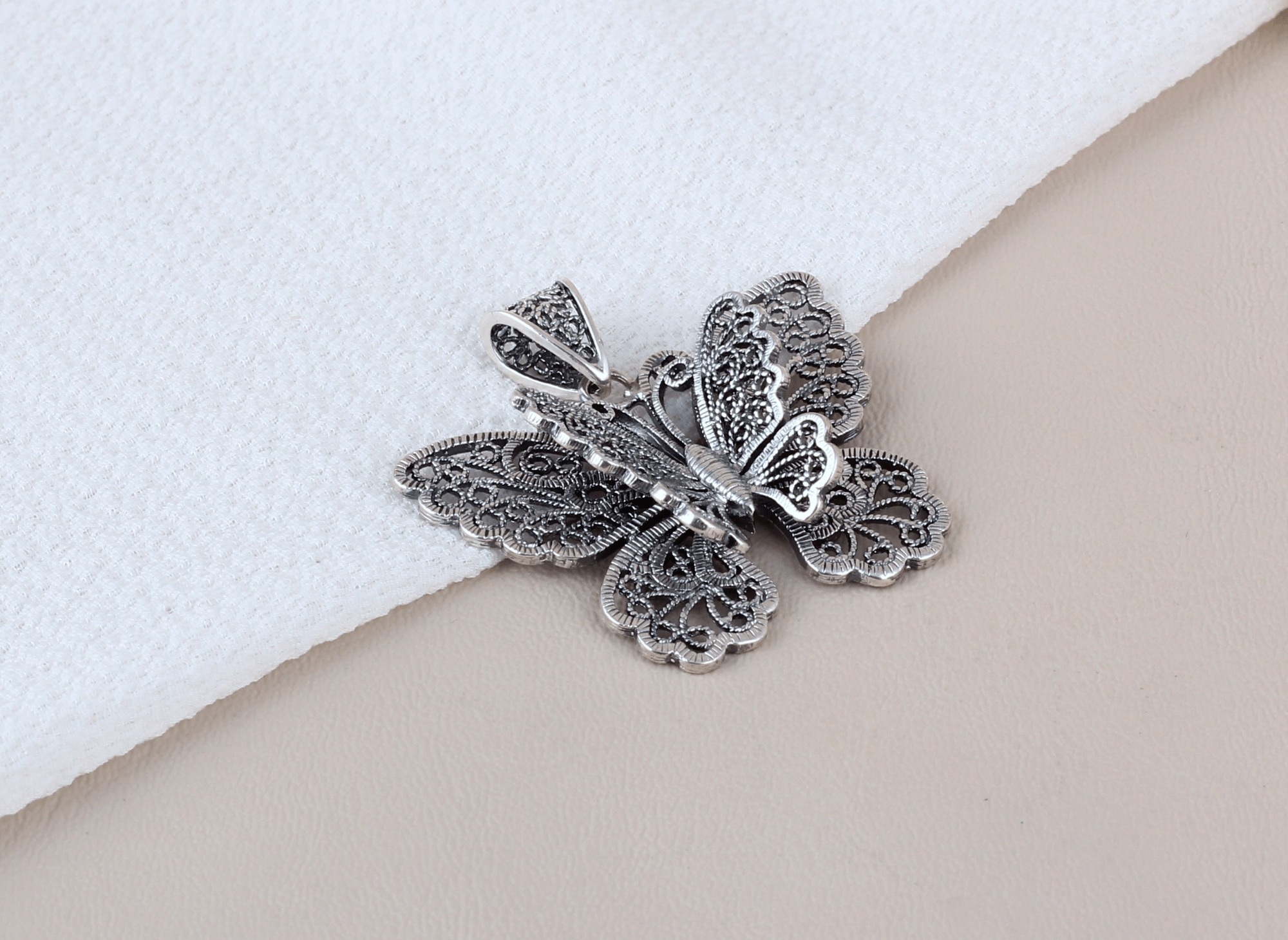 Dije Mariposa Divina