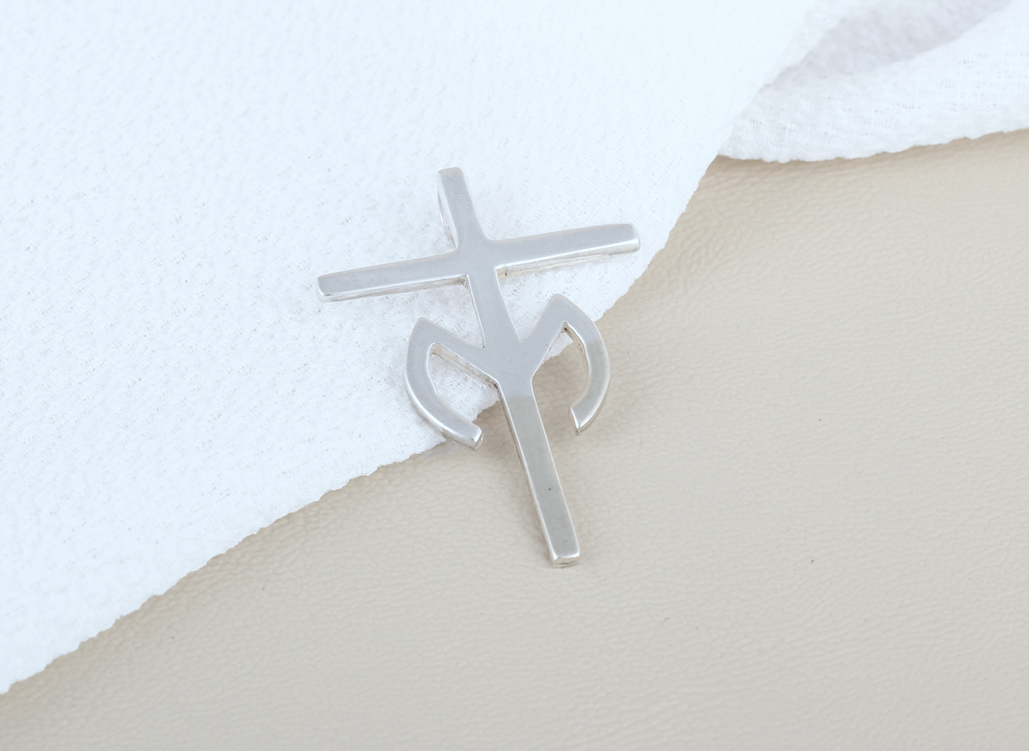 Dije Cruz Marianista