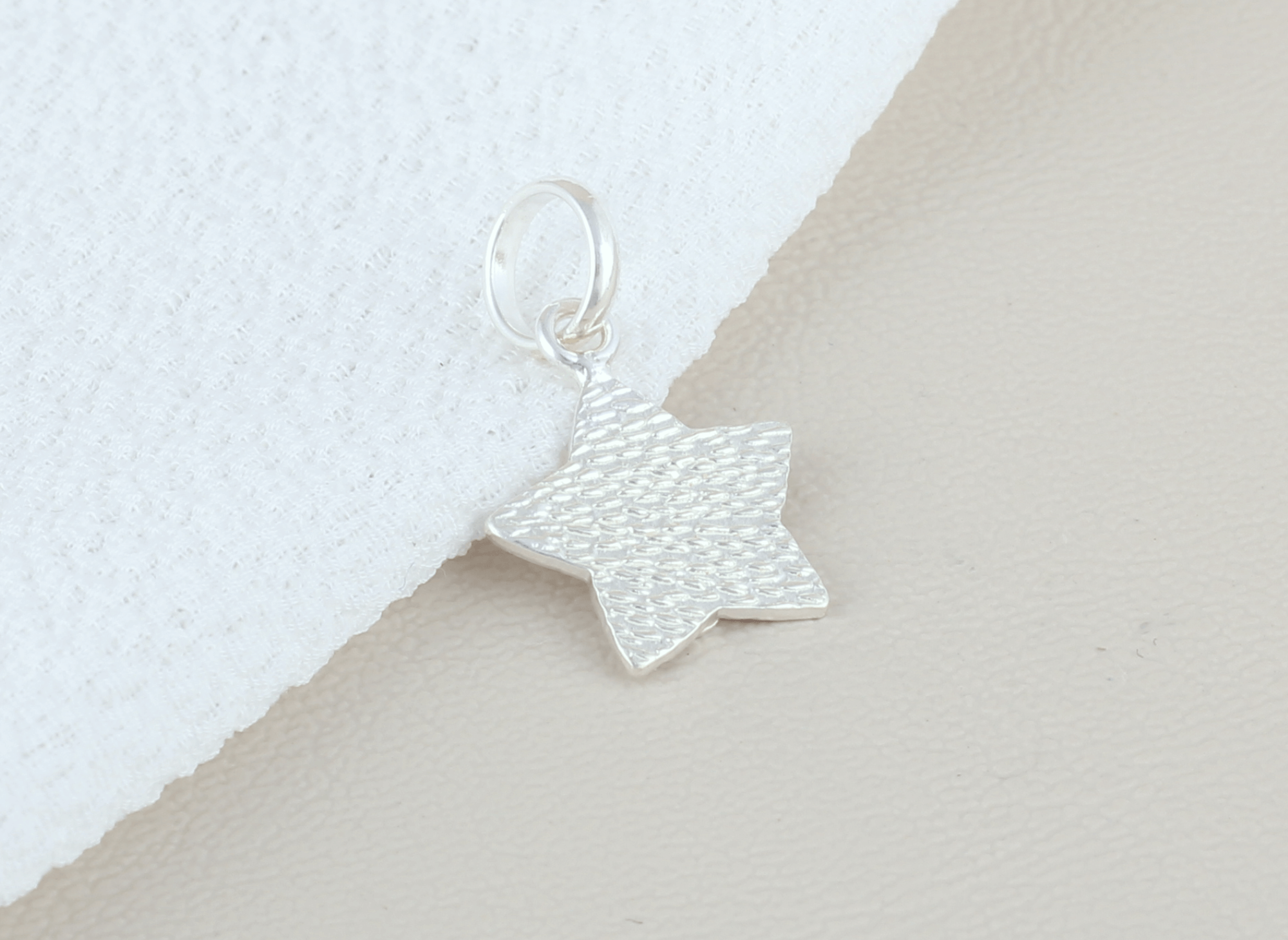 Dije Estrella Lluvia