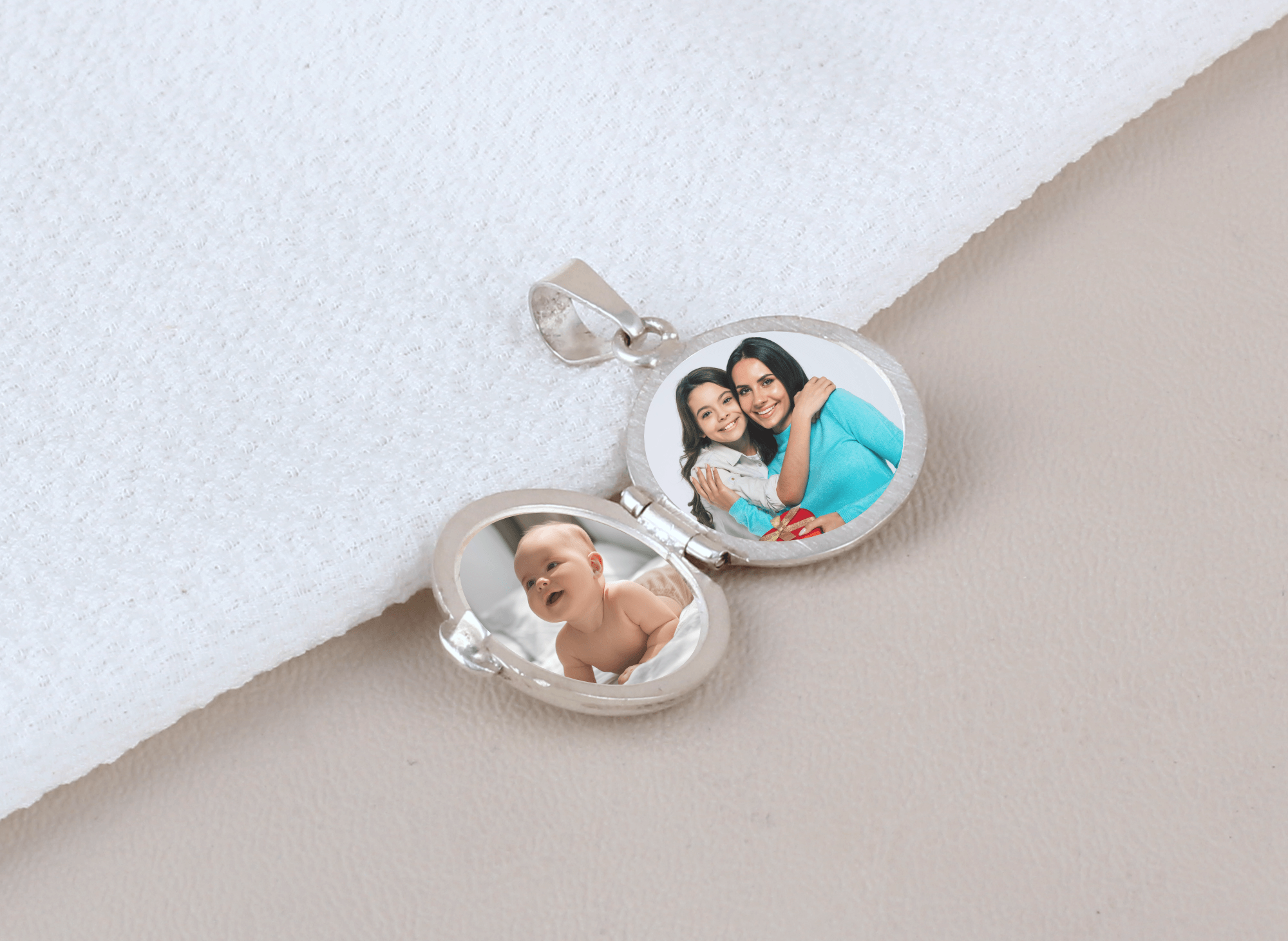 Dije Relicario Circular Llano