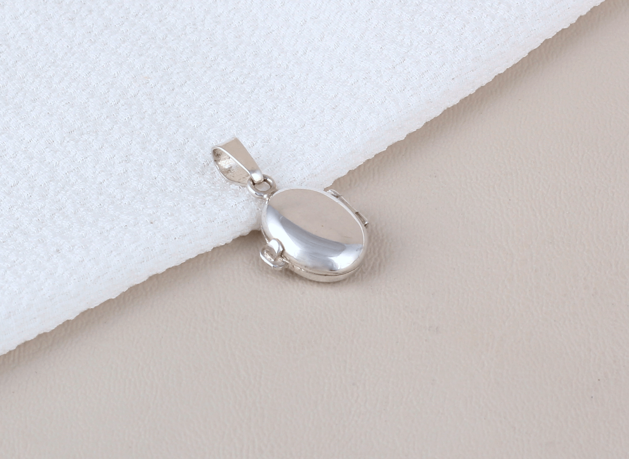 Dije Relicario Oval Llano