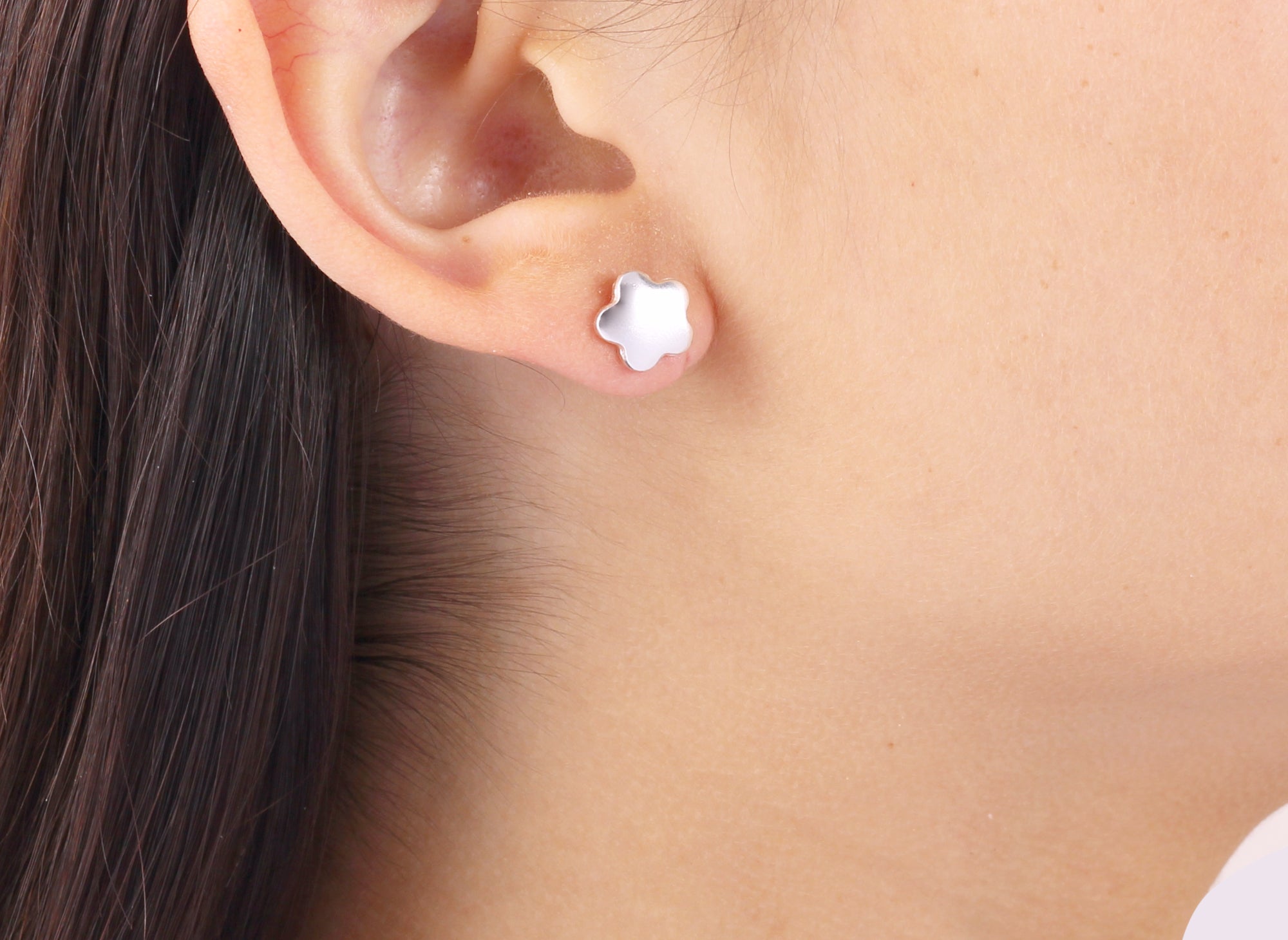 Arete Flor Llana Mini