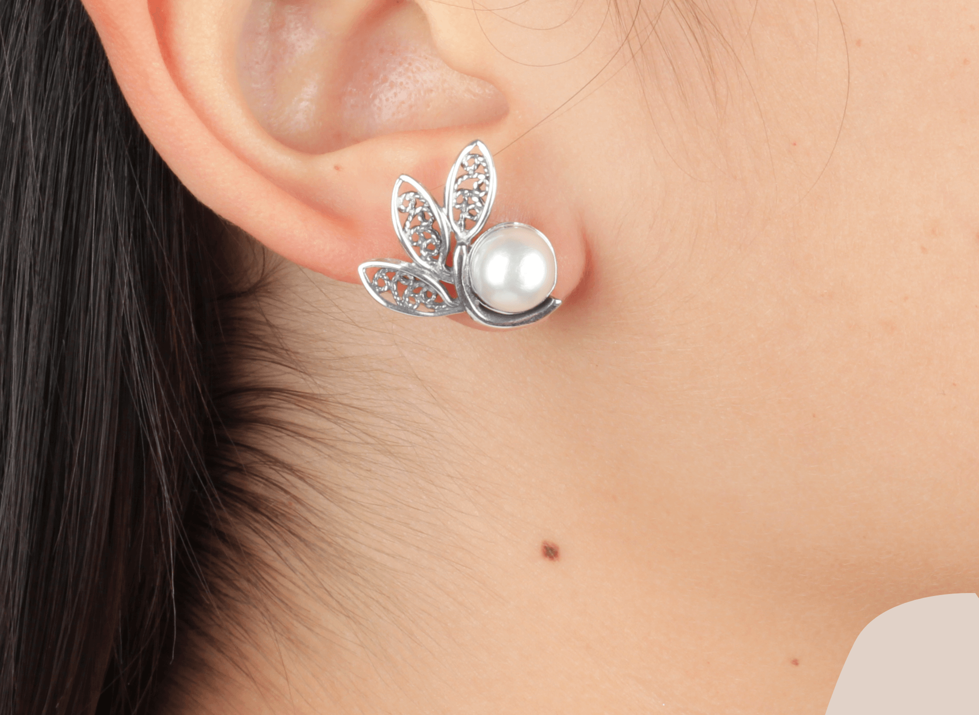 Arete Perla Lilia Patinado