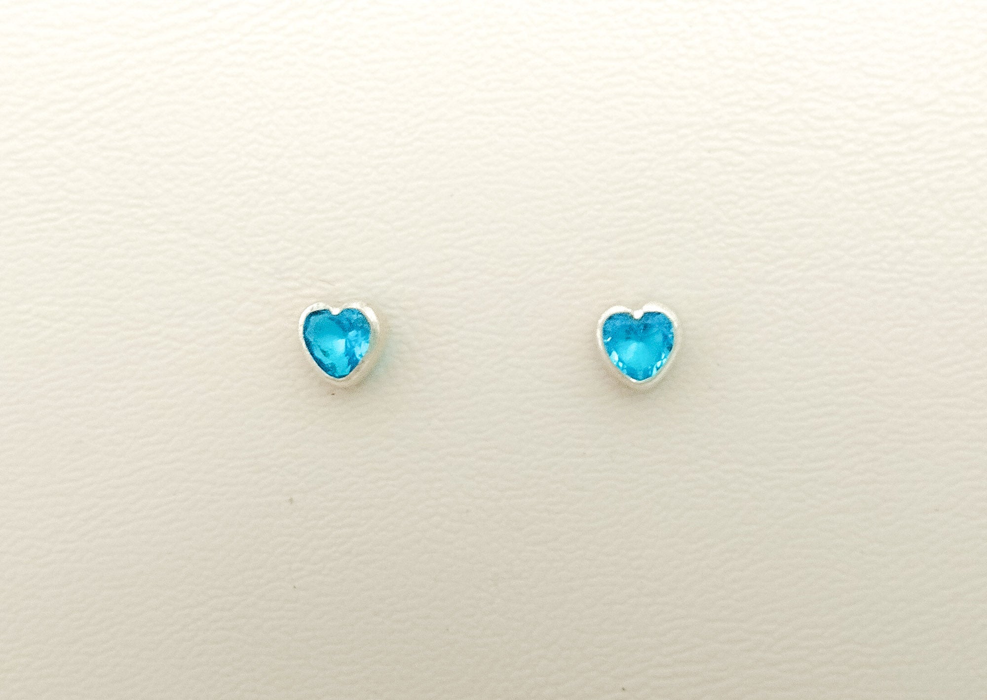 Arete Corazón Punto de Luz Colors