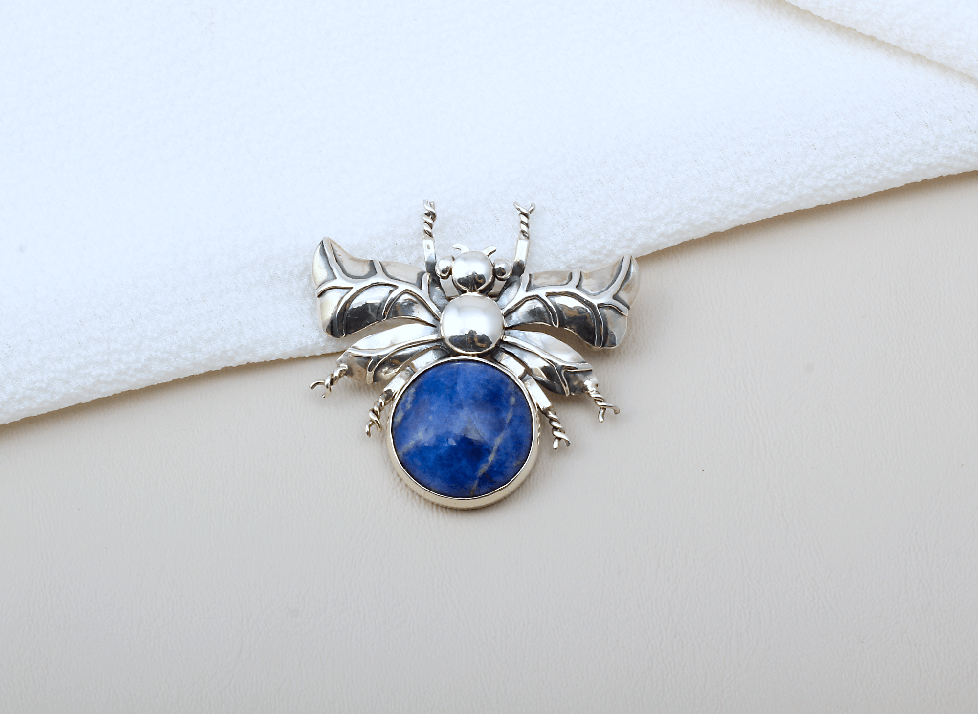 Dije Prendedor Escarabajo