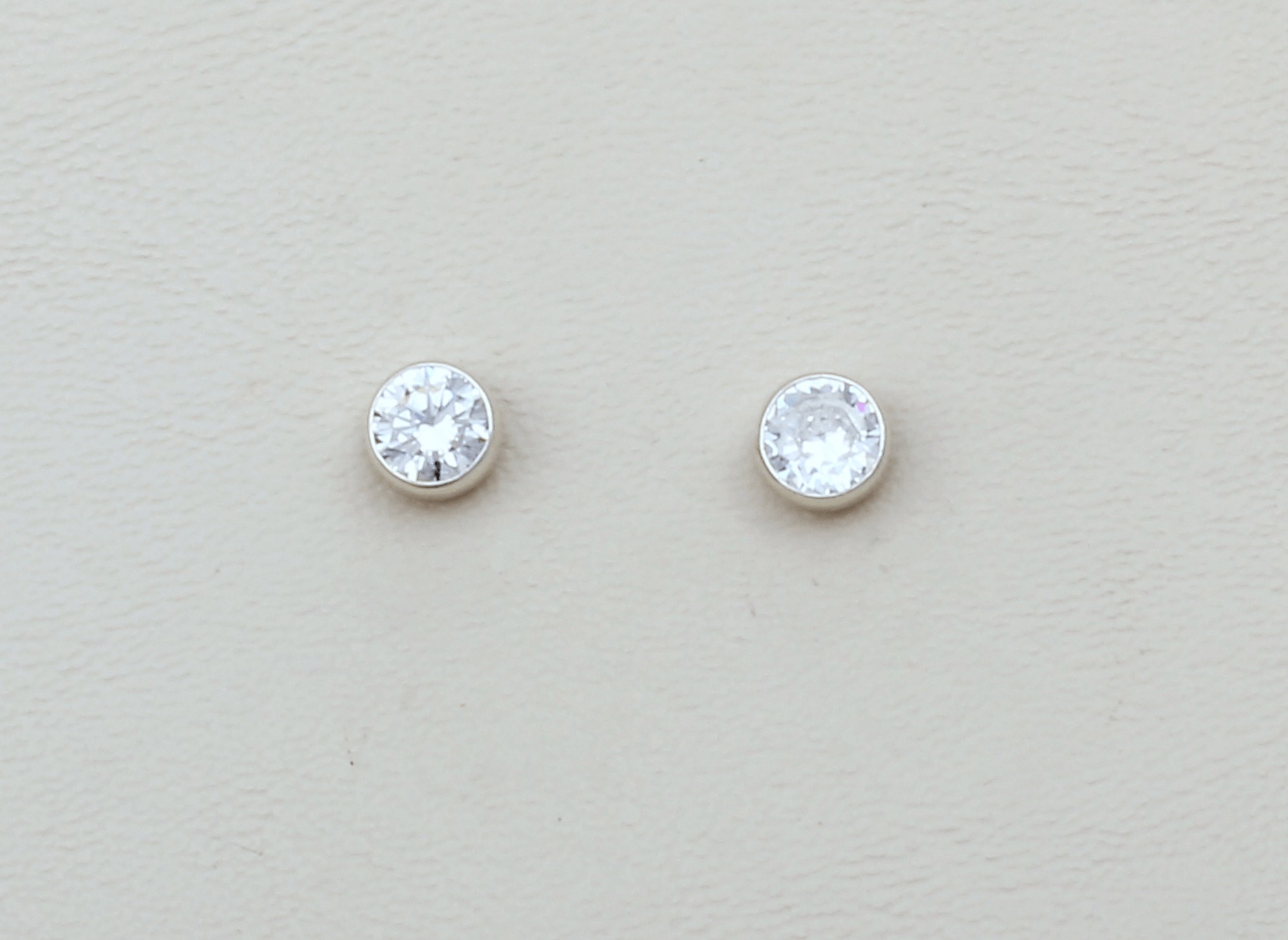 Arete Punto de Luz Redondo