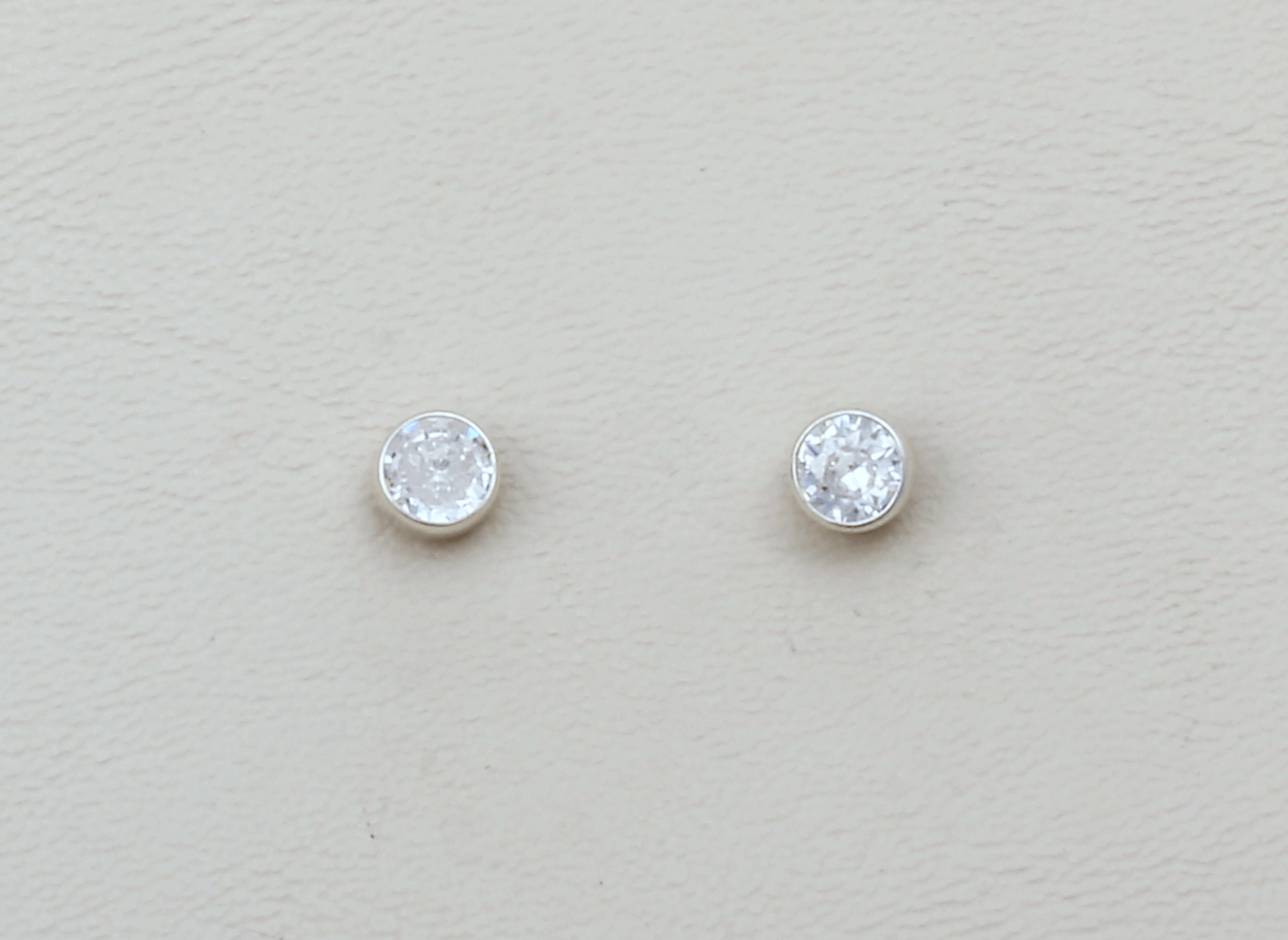 Arete Punto de Luz Redondo