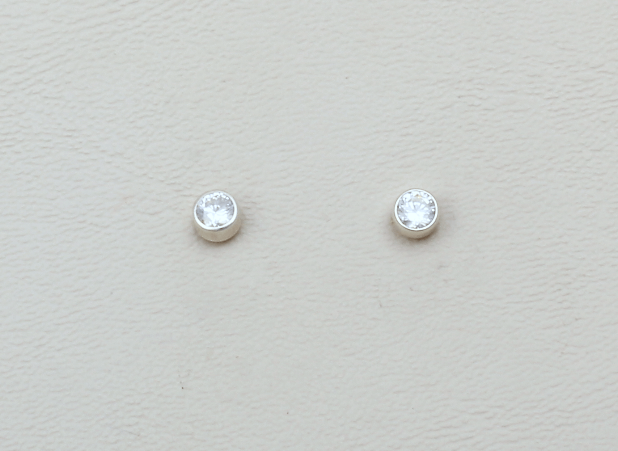 Arete Punto de Luz Redondo