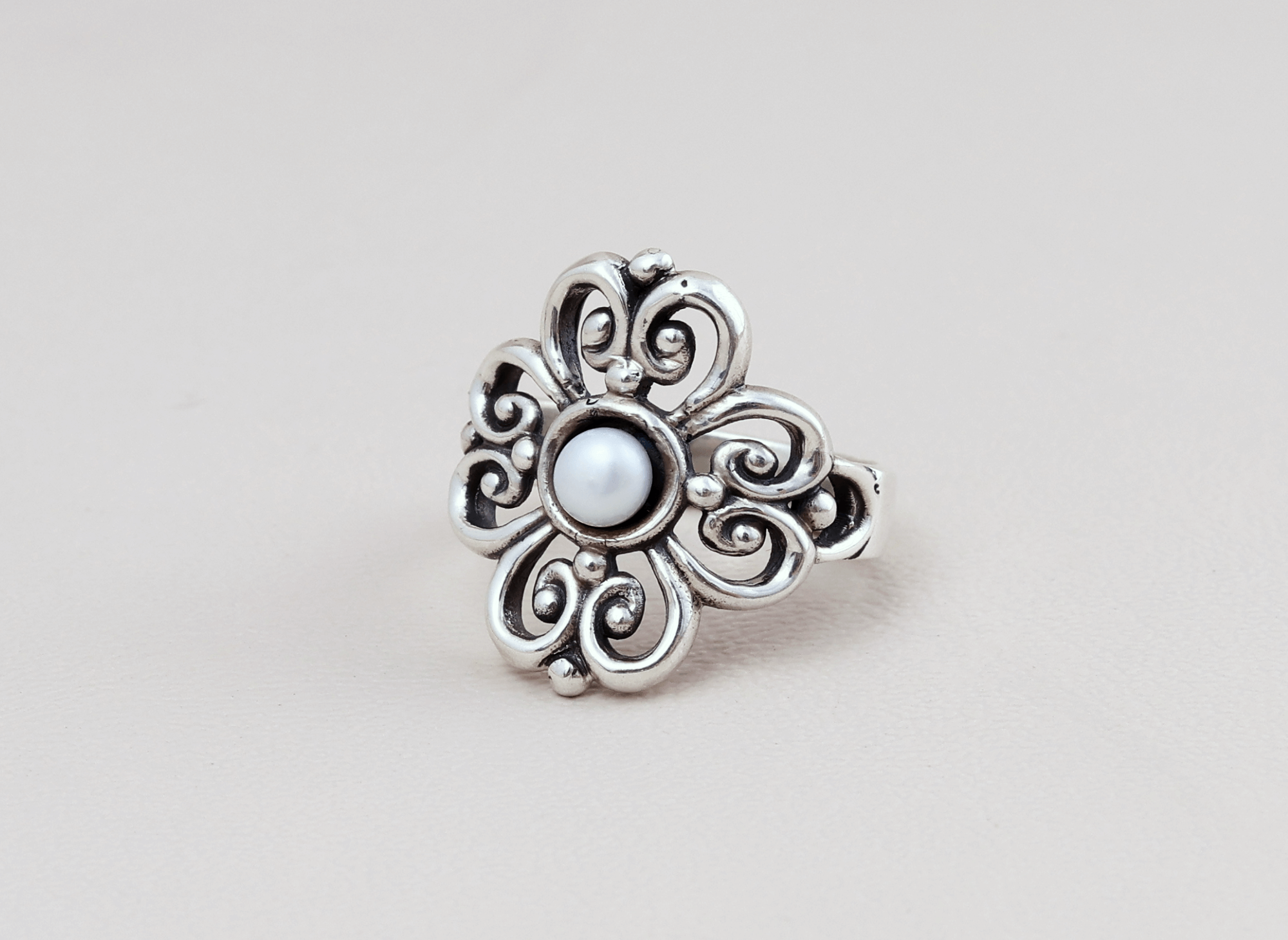 Sortija Perla Zephyra