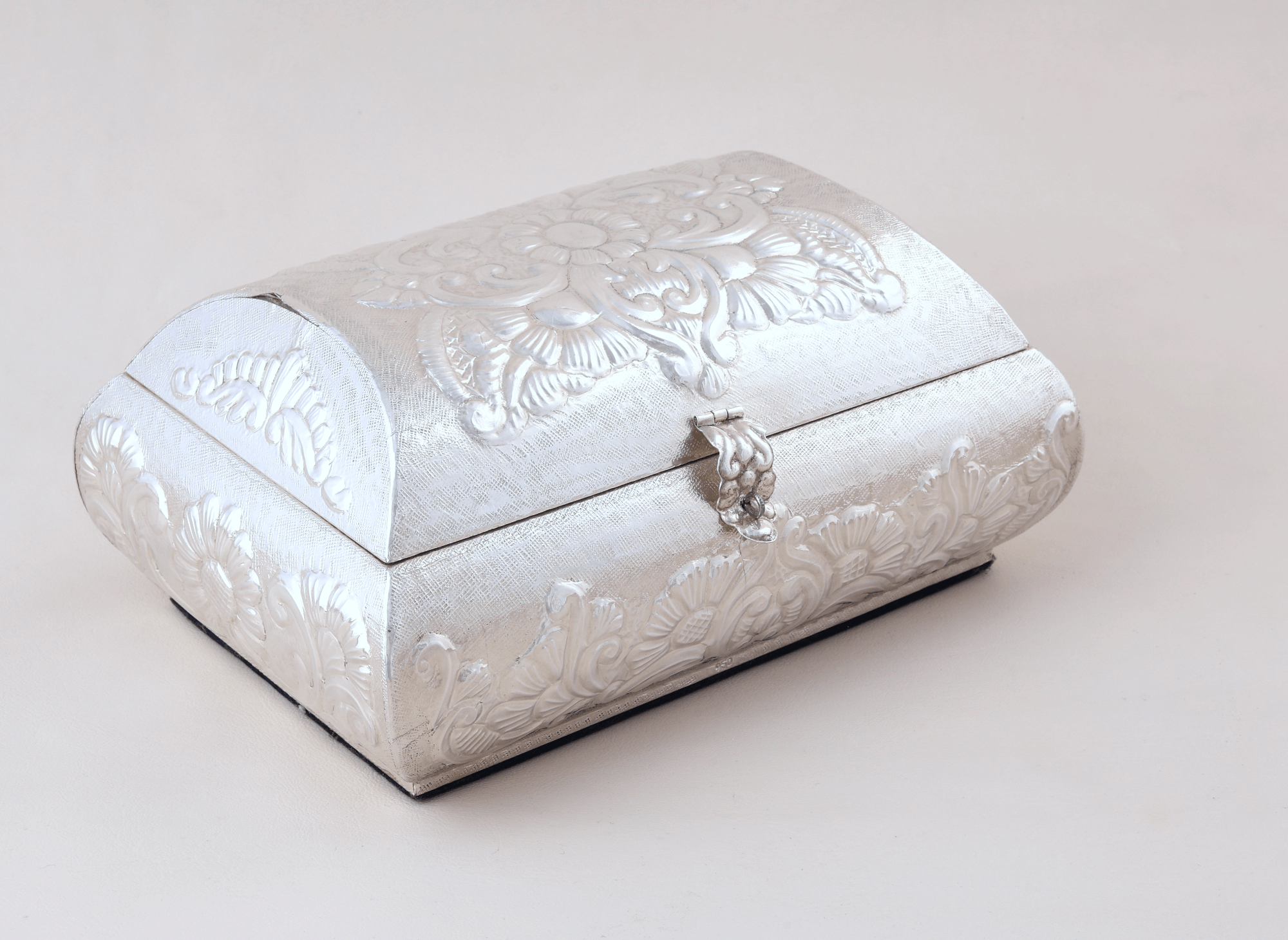 Cofre Cincelado Flor de Liz