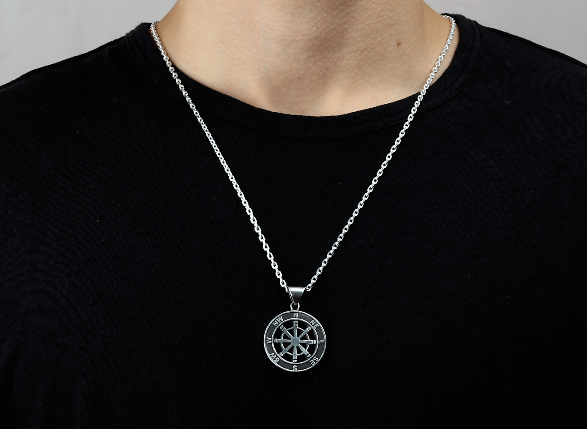 Collar Brújula Lee