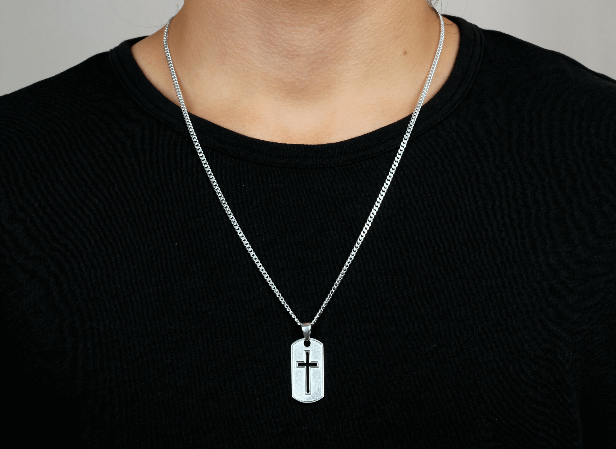 Collar Cruz Calada Aziel