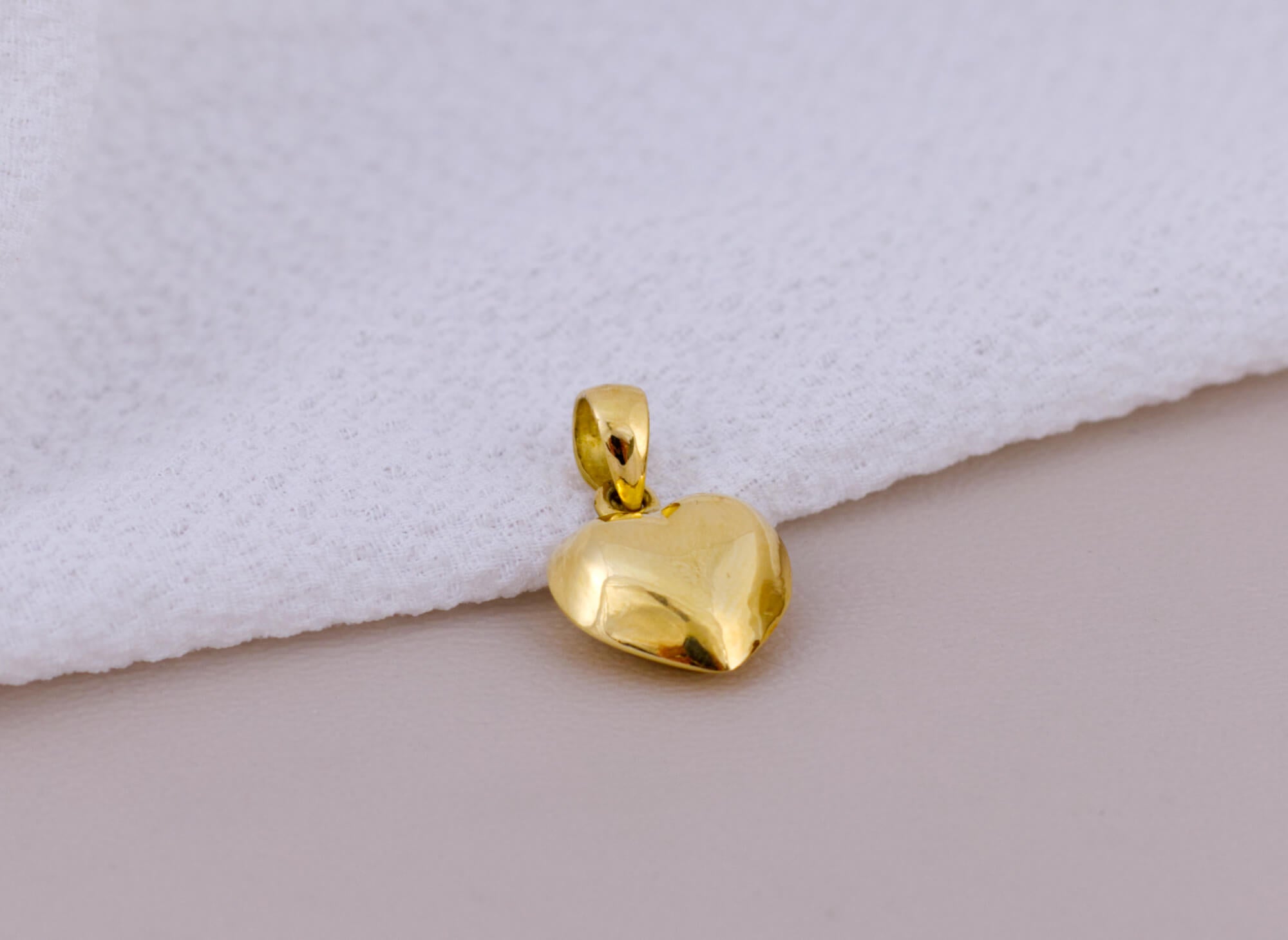 Dije Oro Corazón Bombe