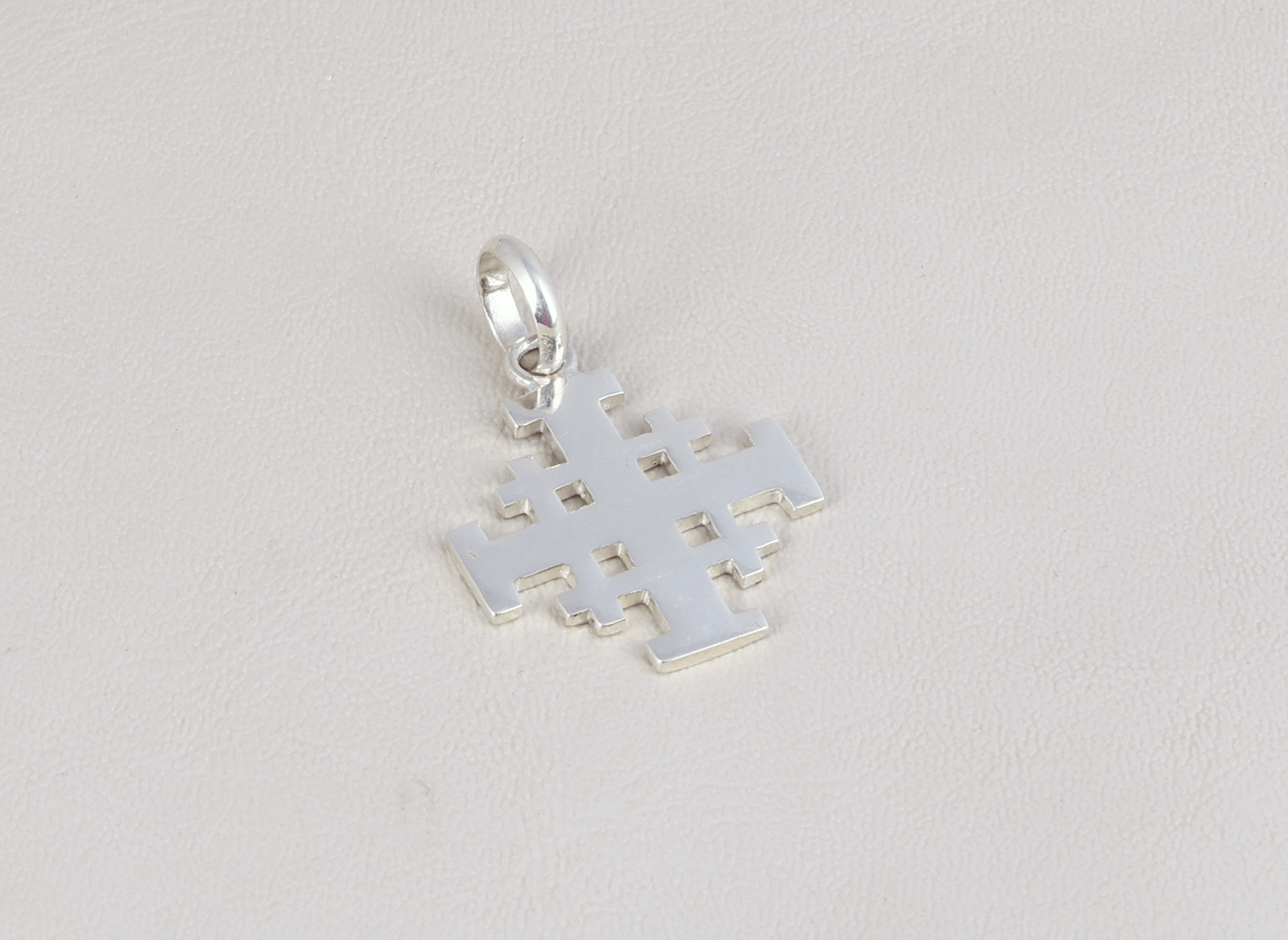 Dije Cruz del Guerrero Divino