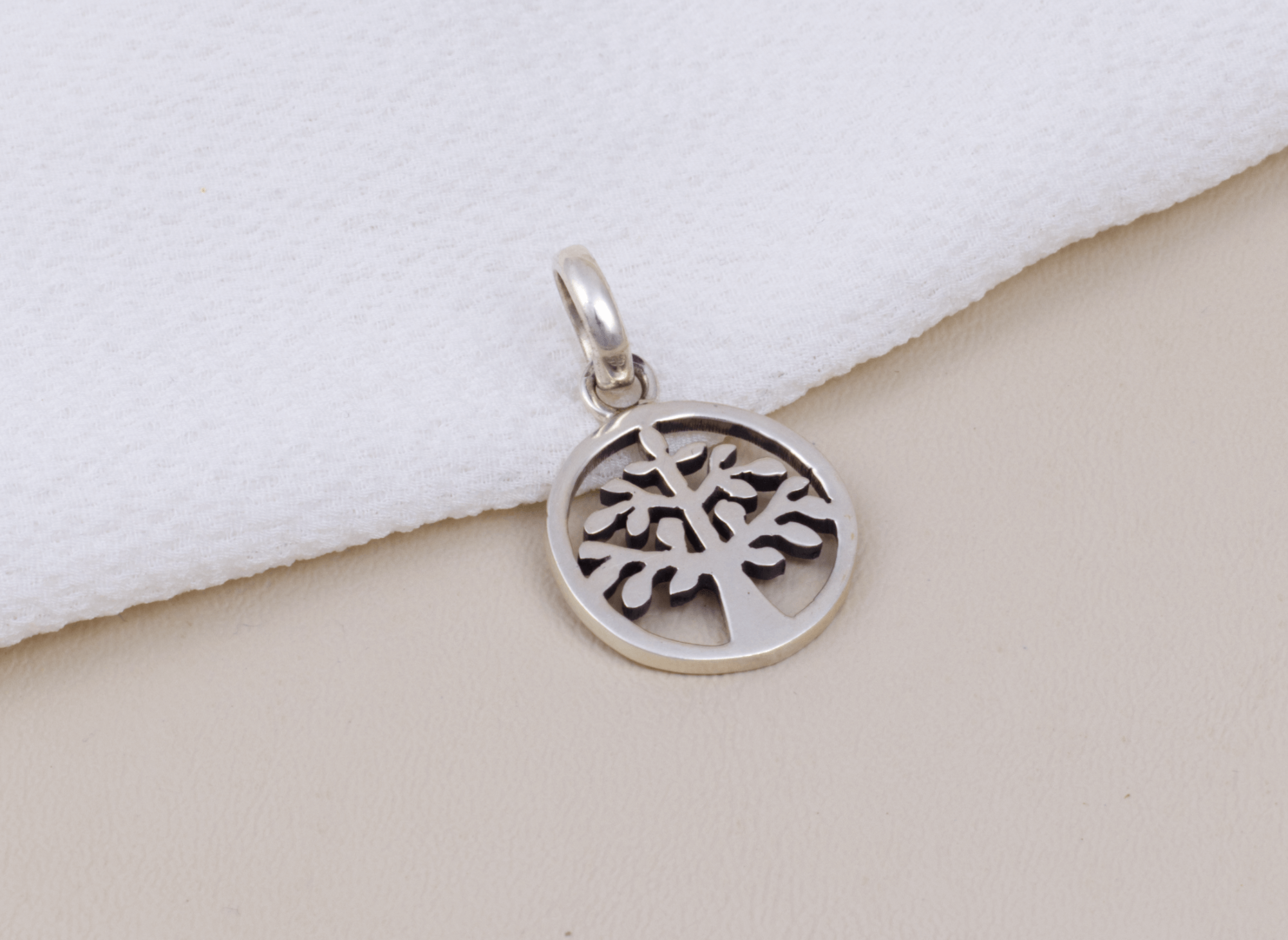 Dije Árbol Sunny Redondo