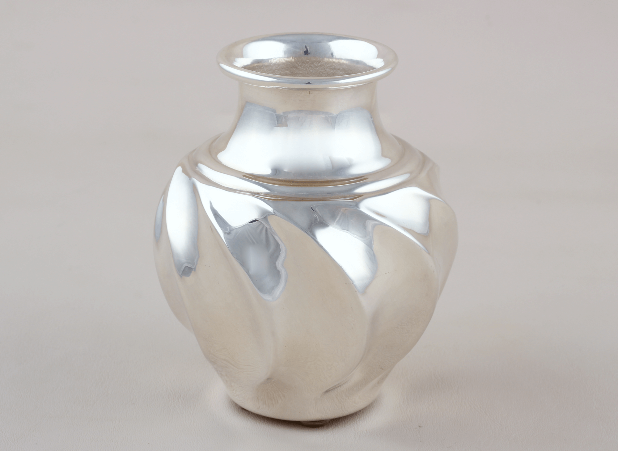 Florero Ánfora Contempora Plaqué