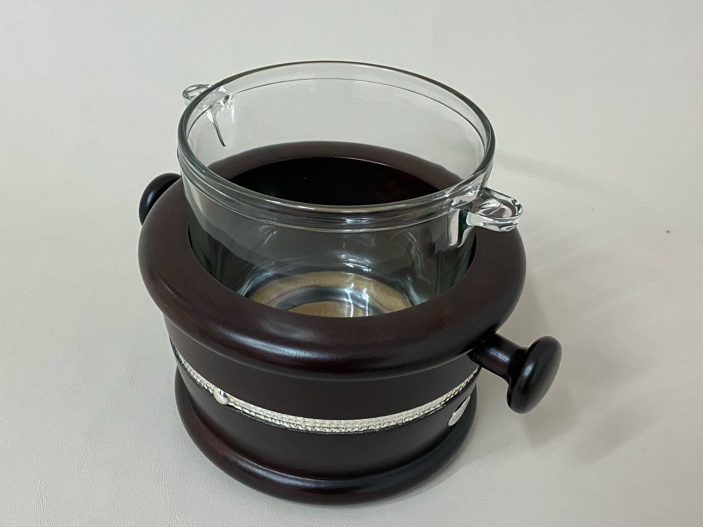 Hielera Base Madera y Plata Martillada