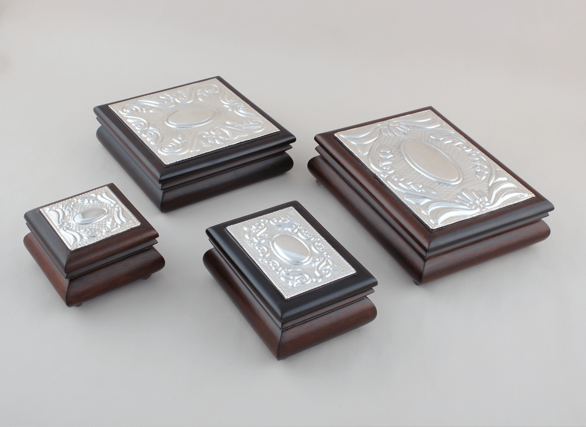 Cofre Medallon Cincelado