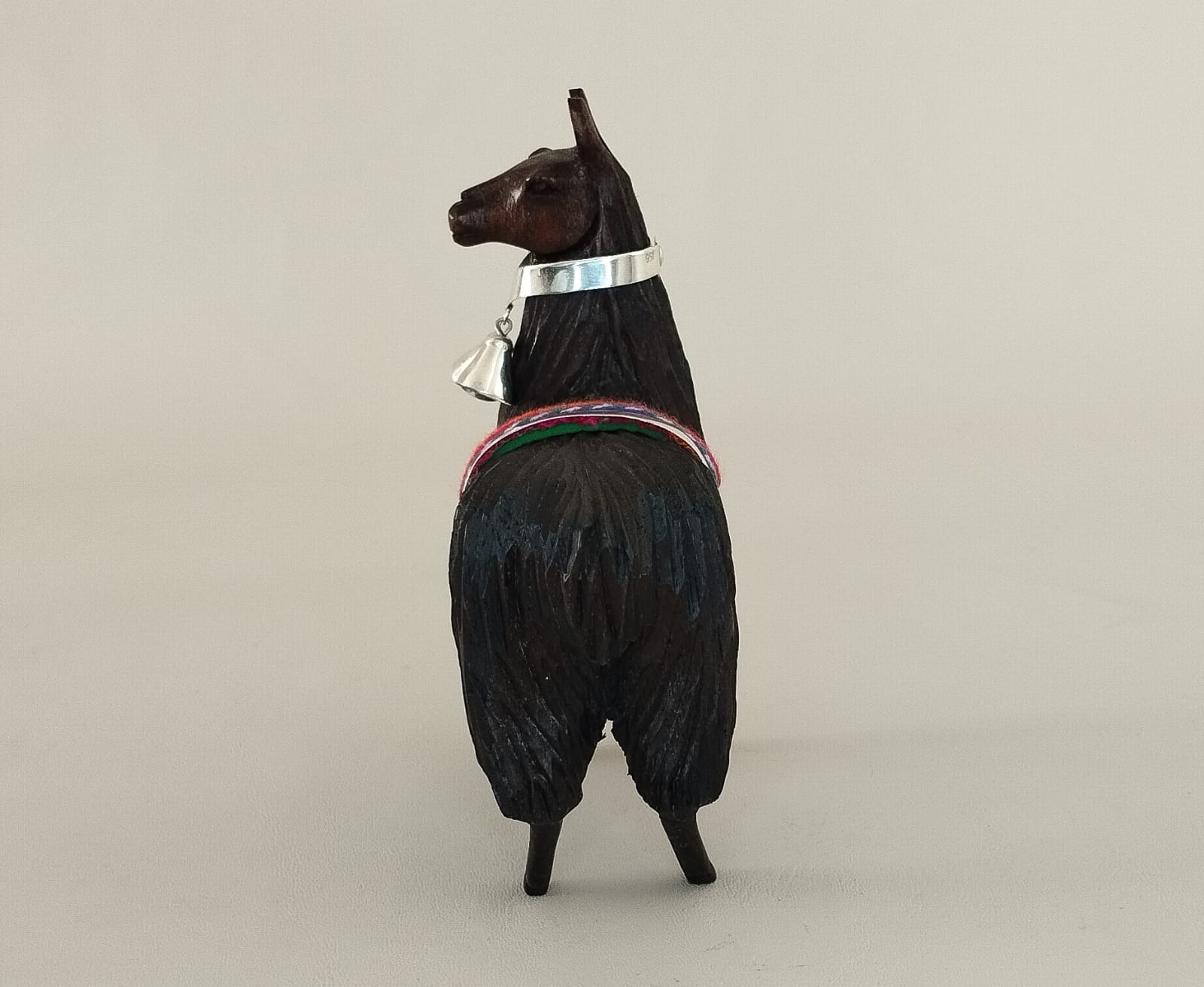 Escultura Llama c/Tela Perfil