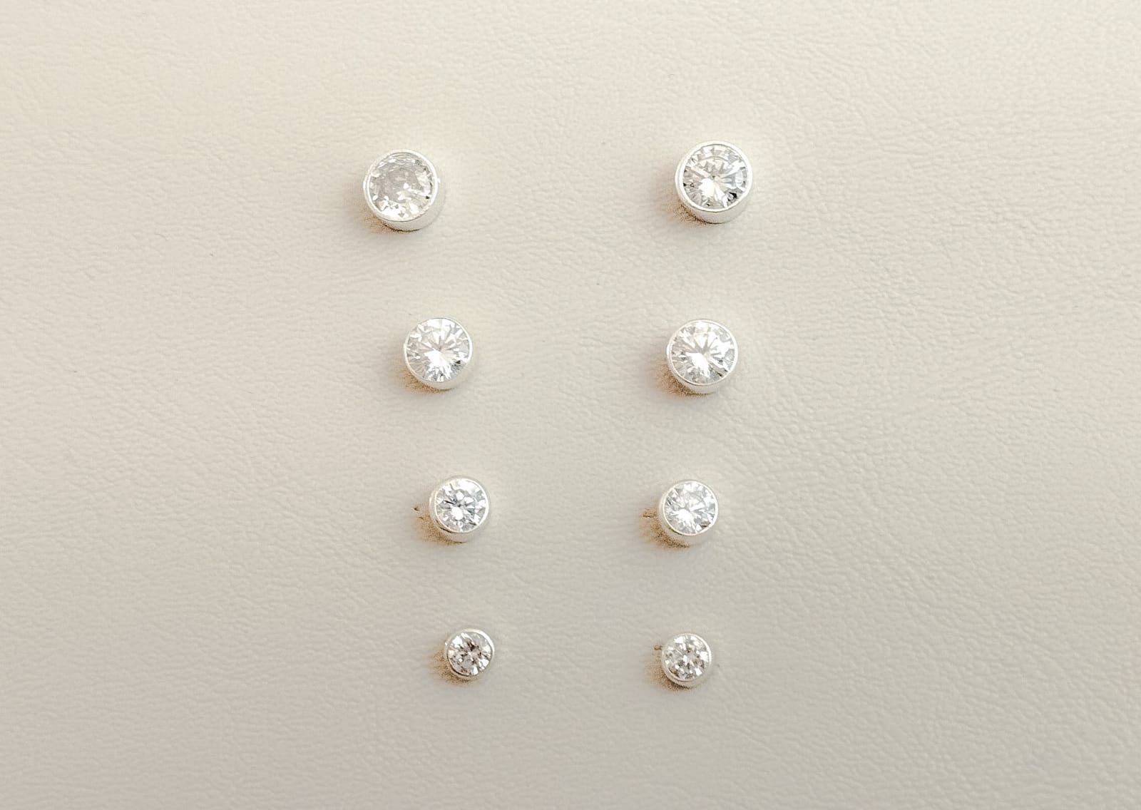 Arete Punto de Luz Redondo