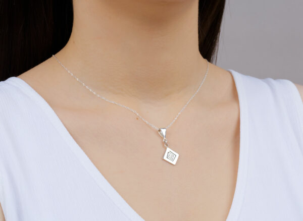 Collar Laberinto