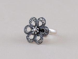 Sortija Flor Alhena